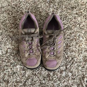 Eddie Bauer Women’s Seneca Peak hiking shoes